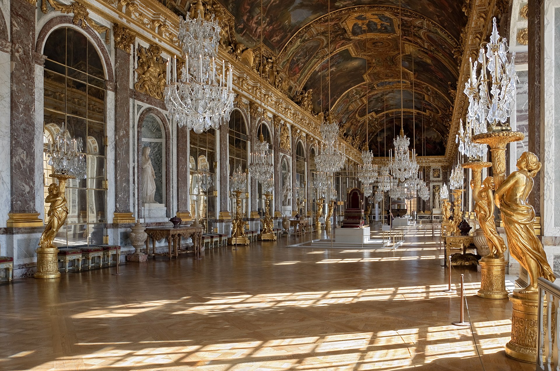 Photo de la galerie des glaces à Paris.
